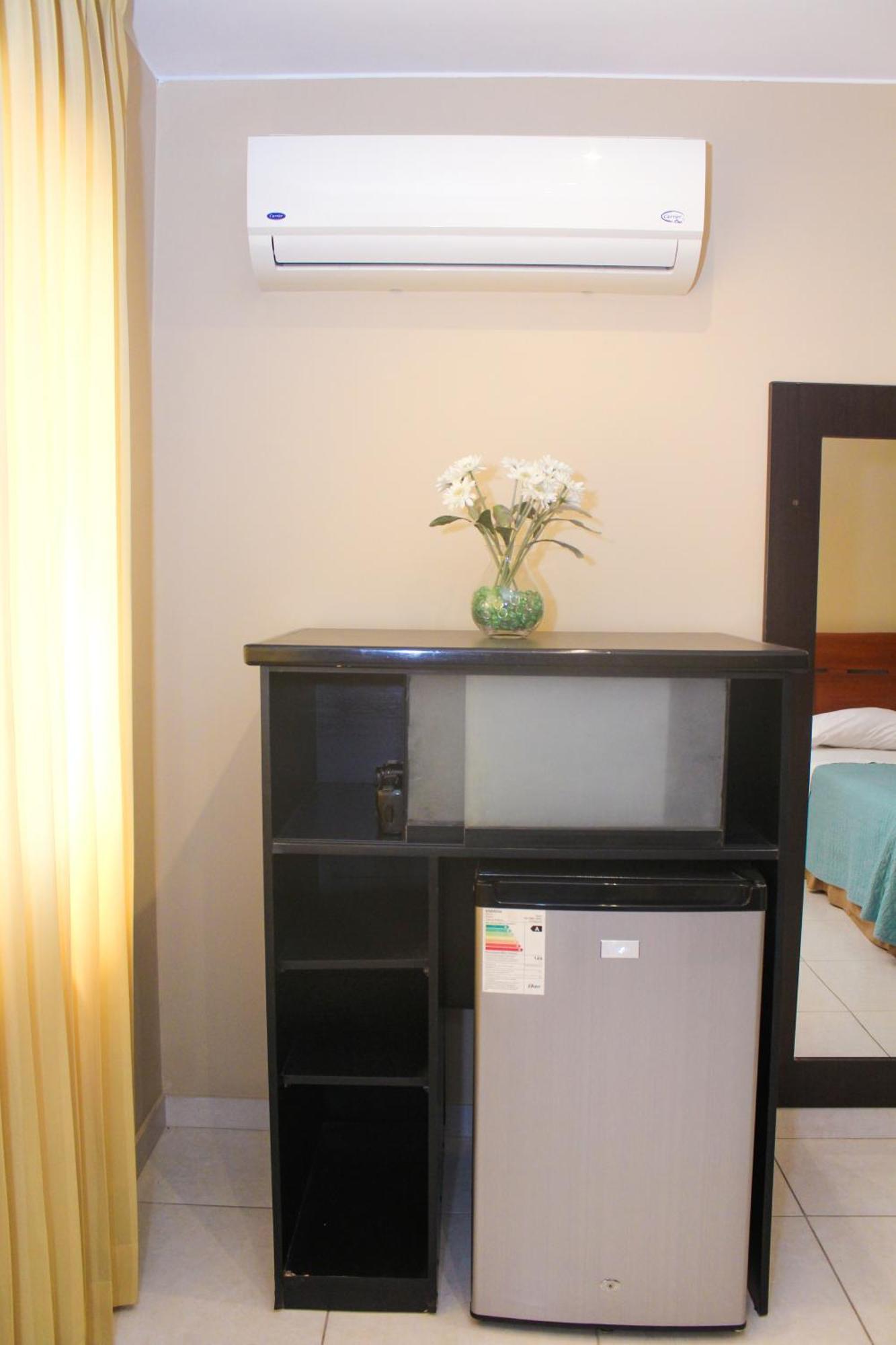 Apart Hotel El Canaveral Чинча Алта Екстериор снимка