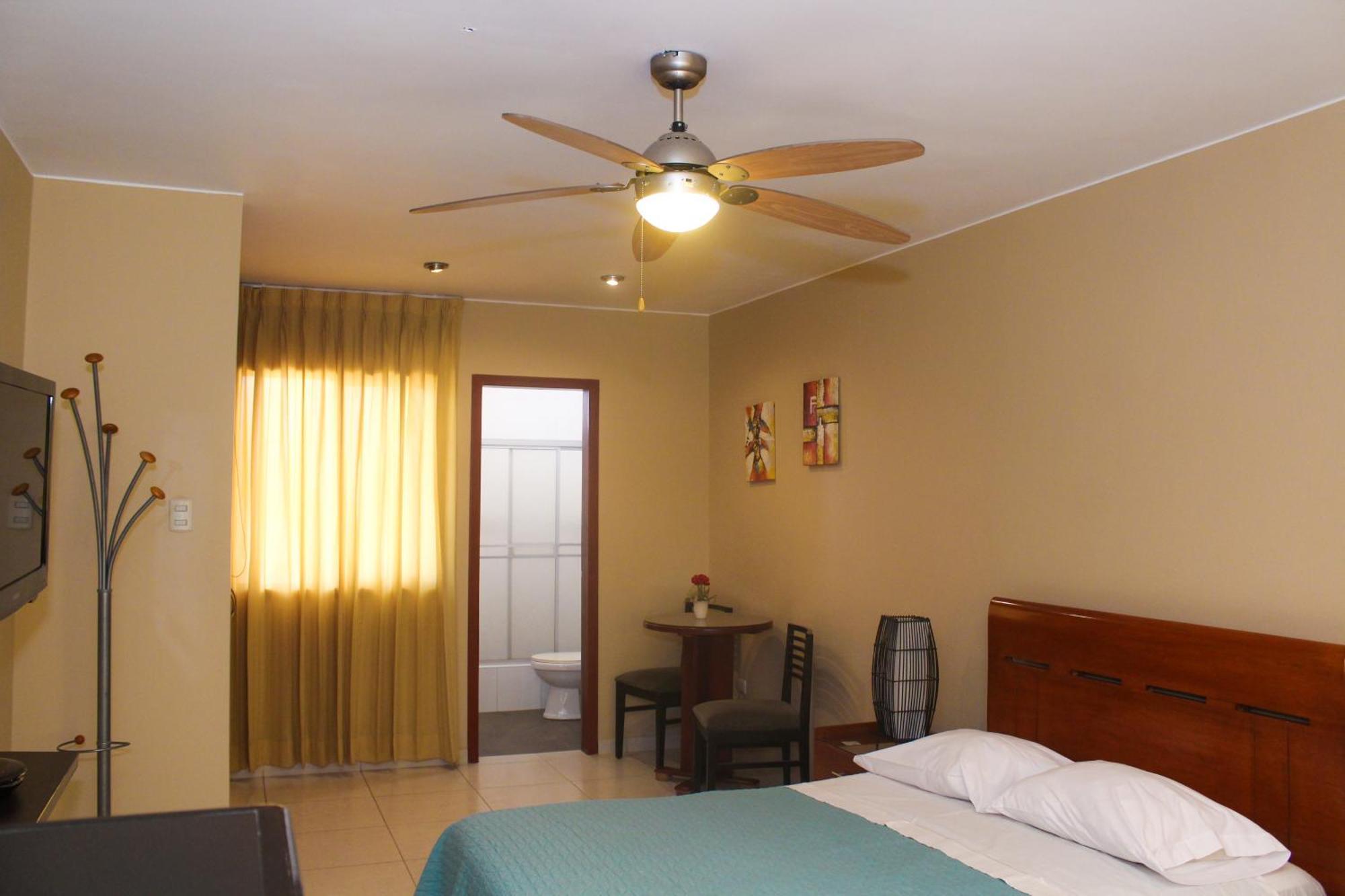 Apart Hotel El Canaveral Чинча Алта Екстериор снимка