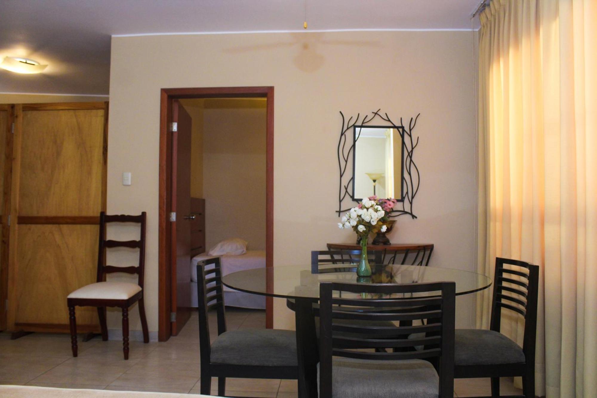 Apart Hotel El Canaveral Чинча Алта Екстериор снимка
