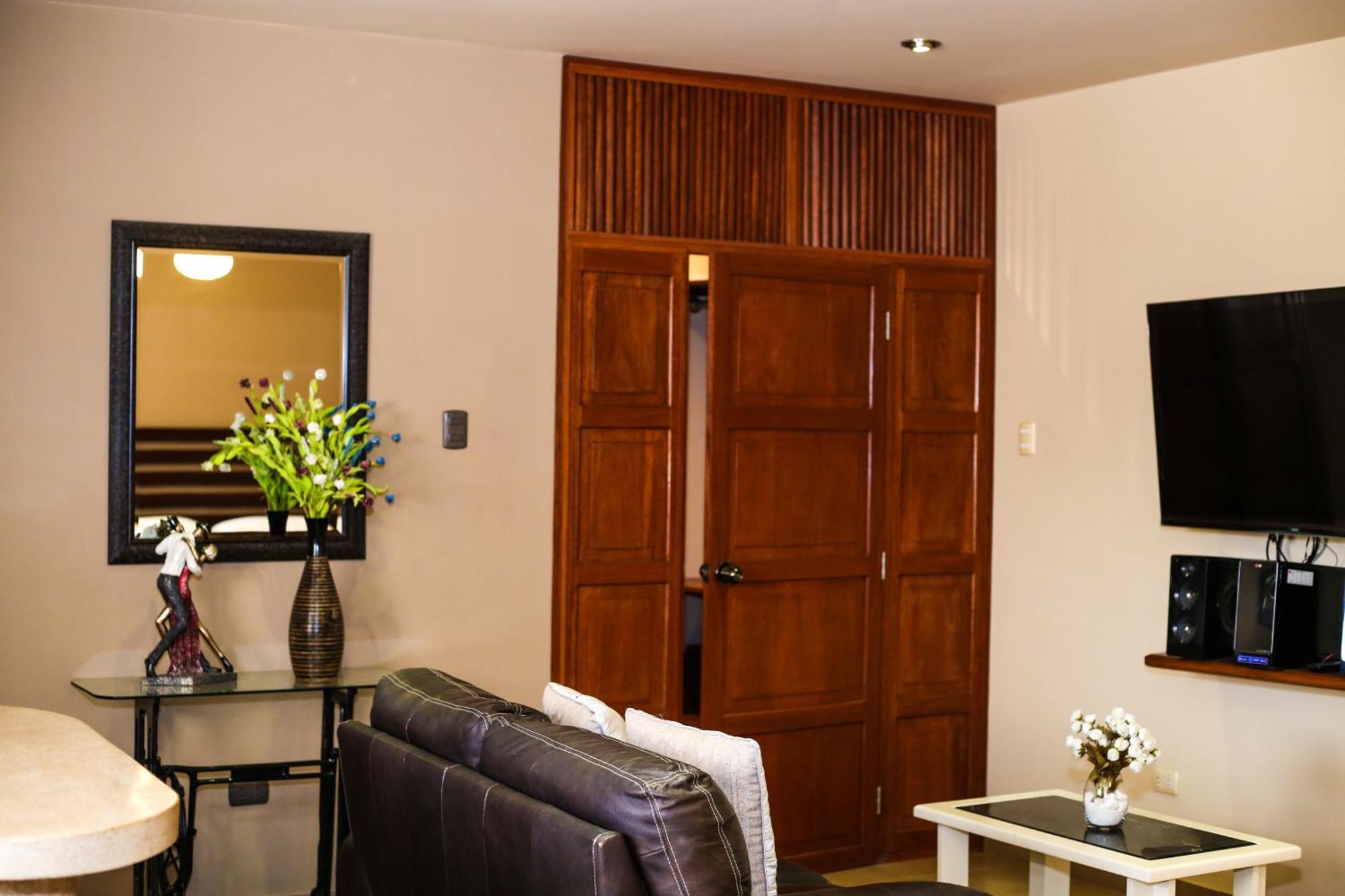 Apart Hotel El Canaveral Чинча Алта Екстериор снимка