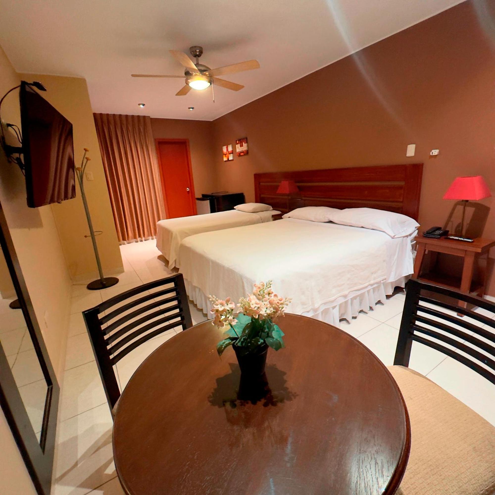 Apart Hotel El Canaveral Чинча Алта Екстериор снимка