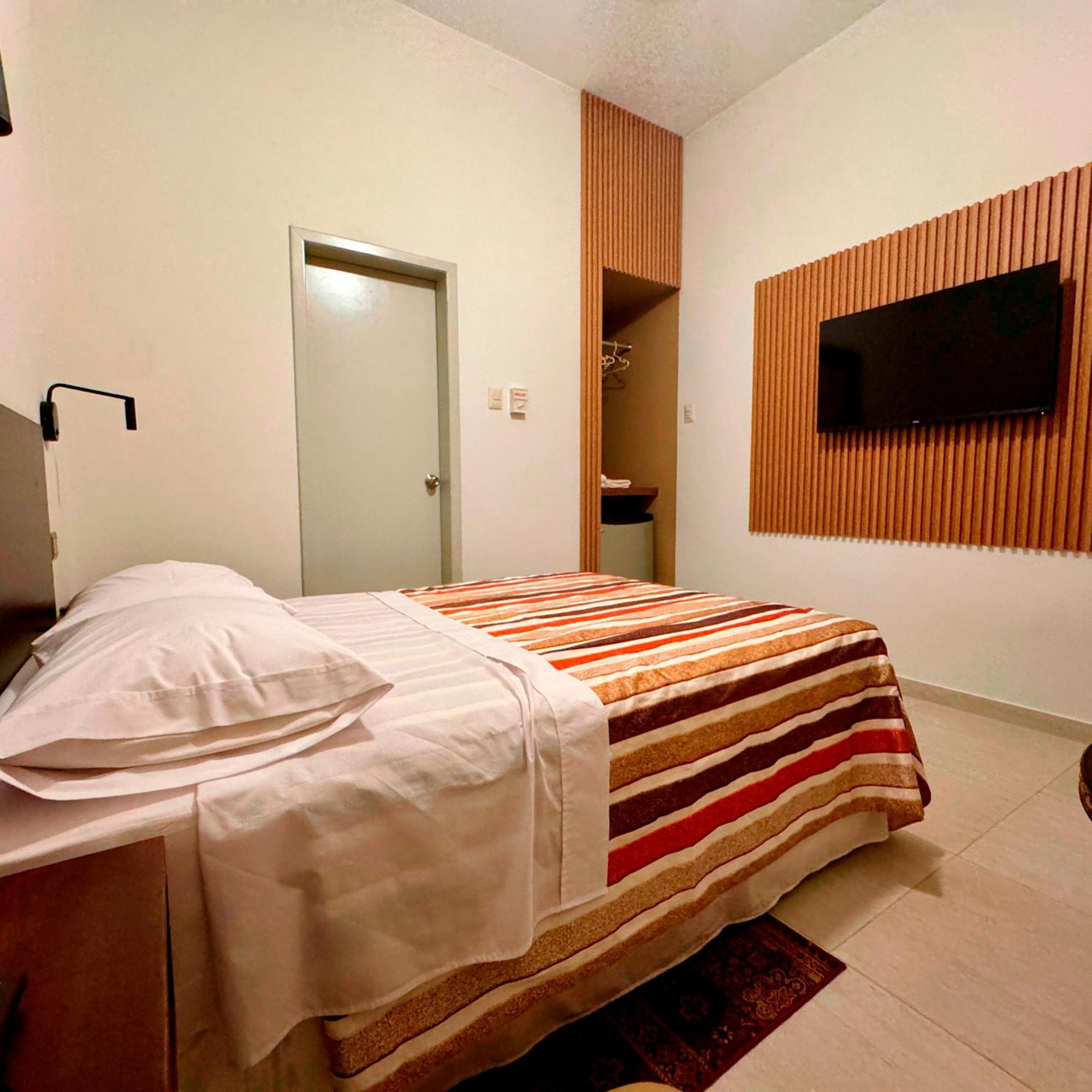 Apart Hotel El Canaveral Чинча Алта Екстериор снимка
