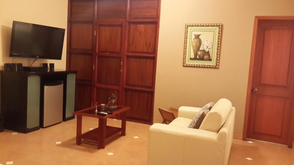 Apart Hotel El Canaveral Чинча Алта Екстериор снимка